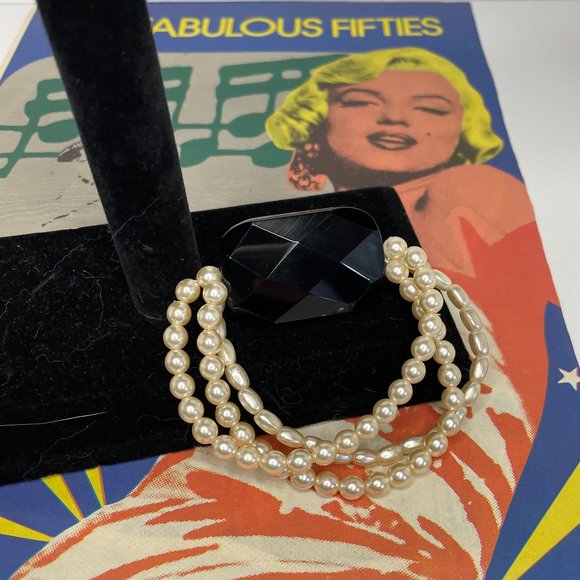 Vintage Faux Pearl and Fake Onyx Bracelet - Picture 3 of 4